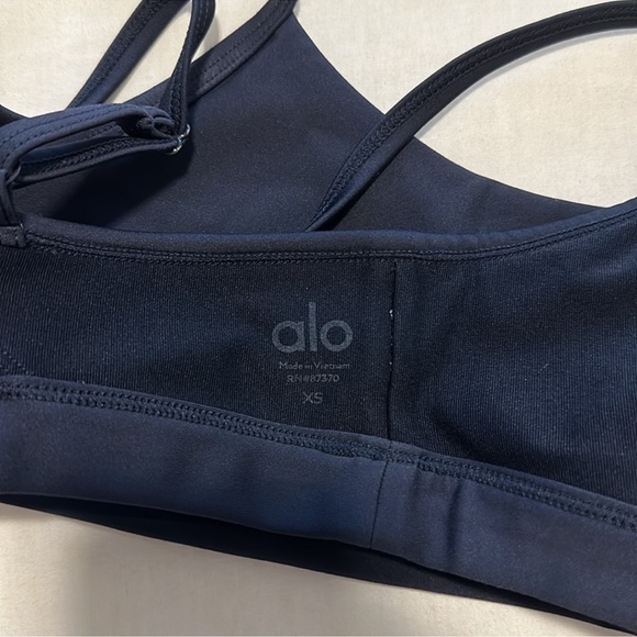 NWOT Alo Yoga Airlift Intrigue Bra in Dark Blue Size XS - Picture 8 of 11